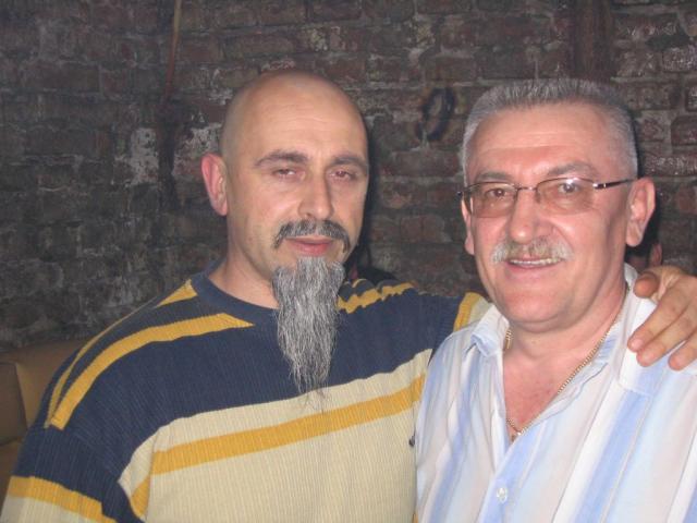 Guru, brosi